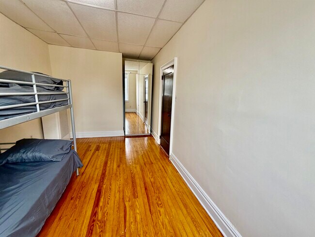 Building Photo - 336 Avenue C