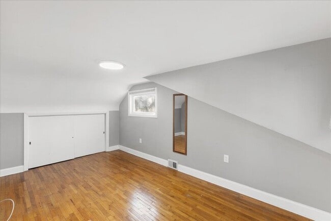 Building Photo - 51 George St