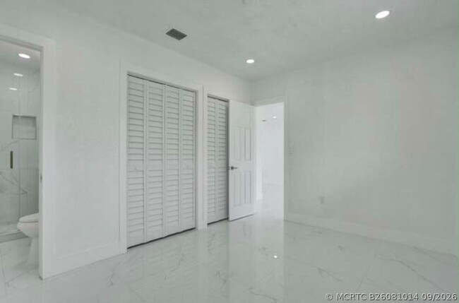 Building Photo - 2301 Alcazar Dr