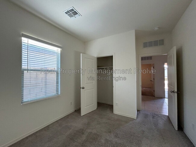 Building Photo - 6512 W Magdalena Ln