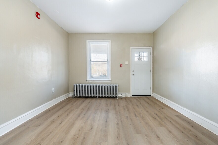 Building Photo - 3864 W Girard Ave