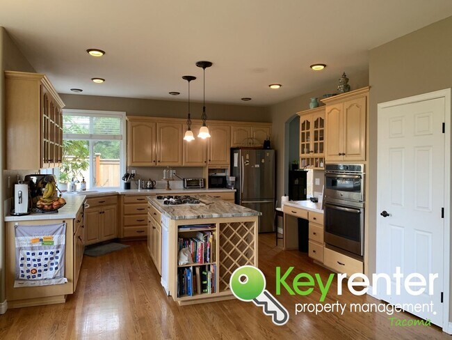 Building Photo - Luxurious House in North East Tacoma!!