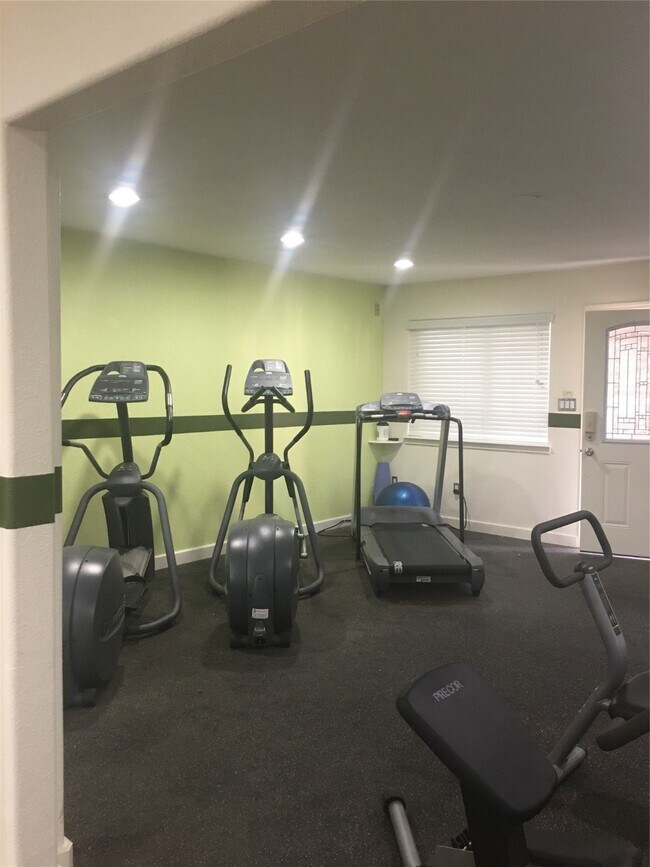 Building Photo - 1449 Heights Blvd