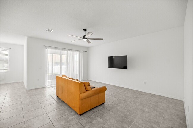 Building Photo - ???? Available 4 Bedroom Now in Calesa Township – No Rear Neighbors!