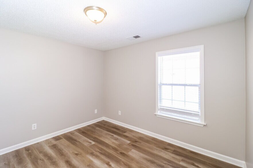 Building Photo - 35 Cami Cove