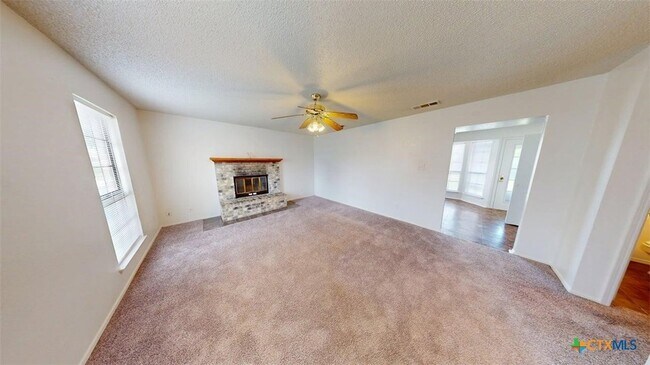 Building Photo - 1613 Bobby Lee Dr