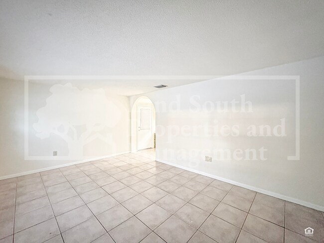 Building Photo - 4819 Fernery Ln