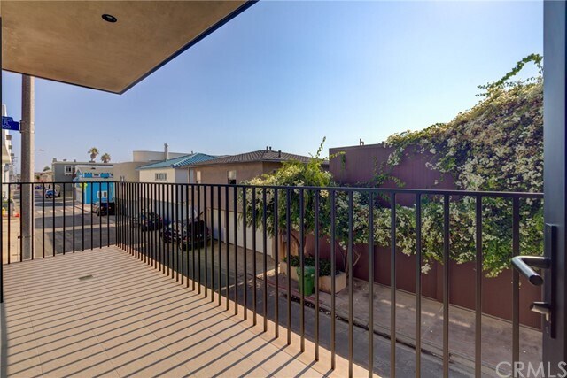 Building Photo - 1612 Ocean Dr