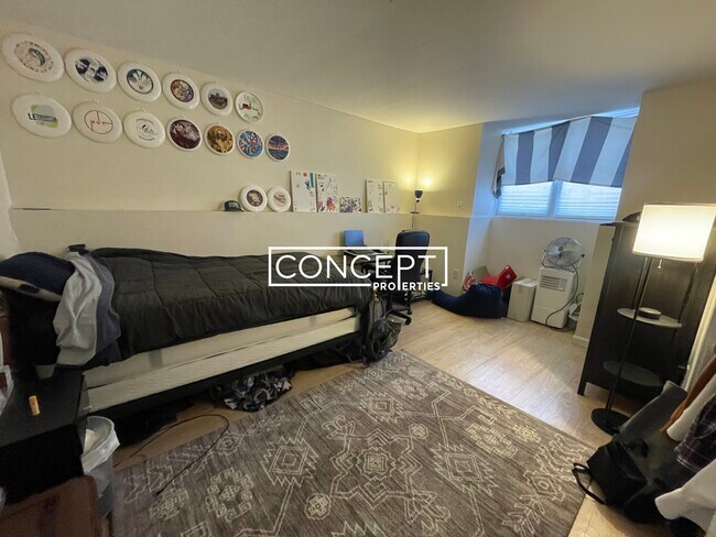 Building Photo - 1430 Tremont St