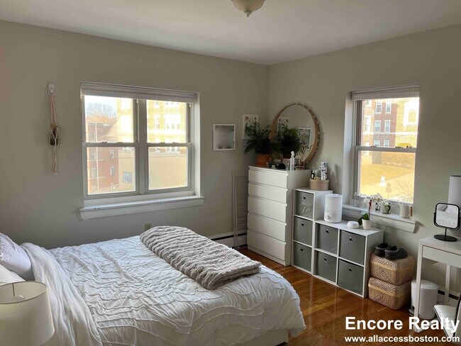 Building Photo - 61 Selkirk Rd