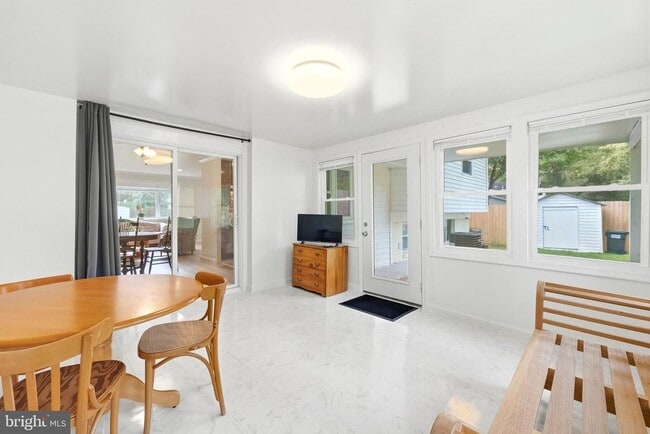 Building Photo - 7810 Kalorama Rd