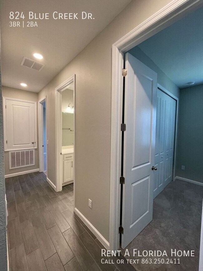 Building Photo - 824 Blue Creek Dr