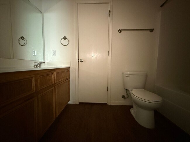 Building Photo - 4609 Waterproof Dr