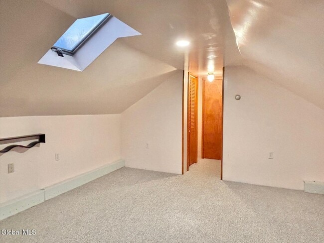 Building Photo - 23 Lakeview Ave