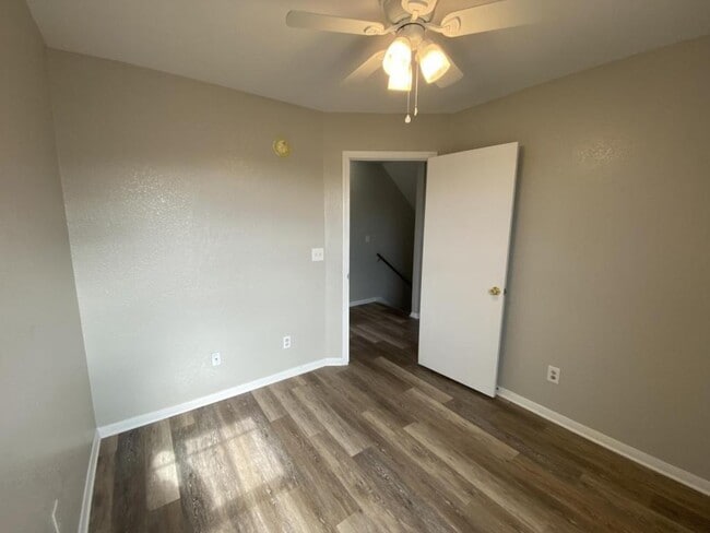 Building Photo - 2807 Cantabrian Dr