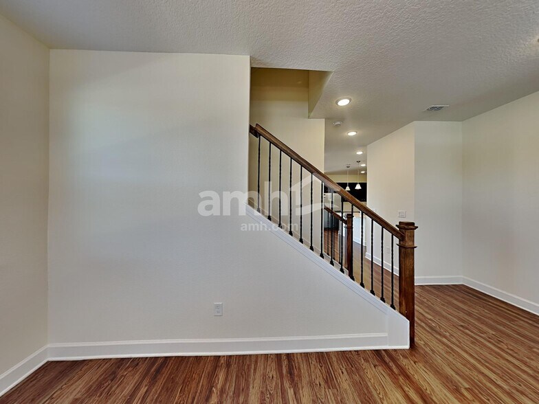 Building Photo - 3014 Rolling Acrs Rd