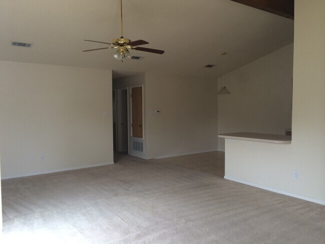 Building Photo - Duplex