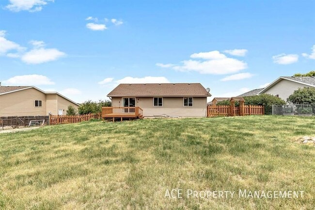 Building Photo - 251 Grandeur Ln