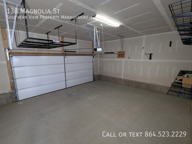 Building Photo - 138 Magnolia St
