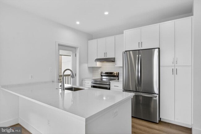 Building Photo - 117 N 21st St