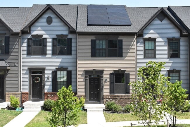 Building Photo - Fantastic Fredericksburg Townhome!