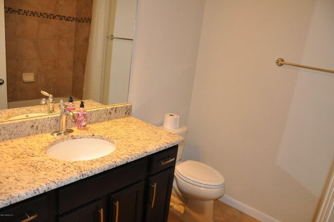 Building Photo - 13528 Montecito Pl