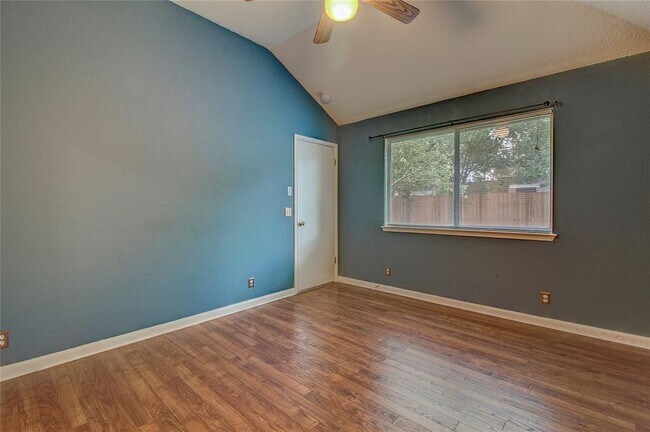 Building Photo - 109 Azalea Dr