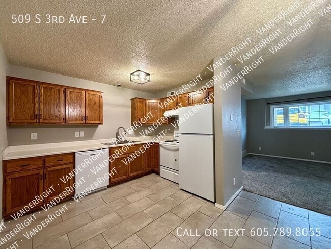 Building Photo - 509 3rd Ave