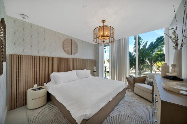 Building Photo - 2311 SE 17th St