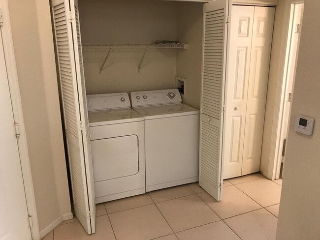 Building Photo - 3567 Conroy Rd