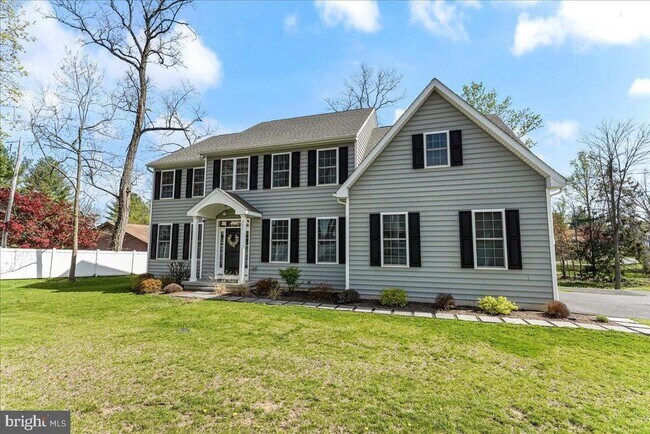 Building Photo - 321 Middletown Rd