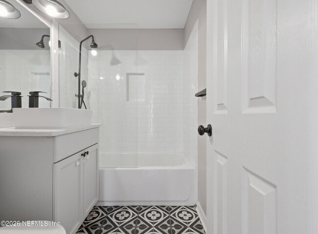 Building Photo - 2741 Hendricks Ave