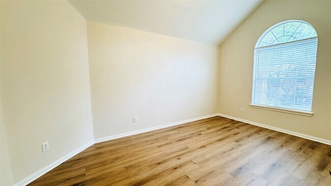 Building Photo - 3218 Oak Cliff Ln