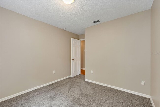 Building Photo - 2301 Paulette Dr
