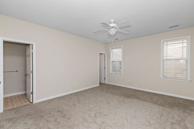 Building Photo - 19 Denby Cir