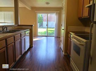 Building Photo - 2200 S Phillippi St