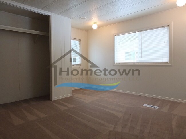 Building Photo - Spacious 2 Bedroom Home with Wood Stove in...