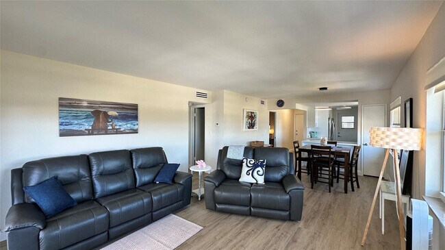 Building Photo - 1630 N Ocean Blvd