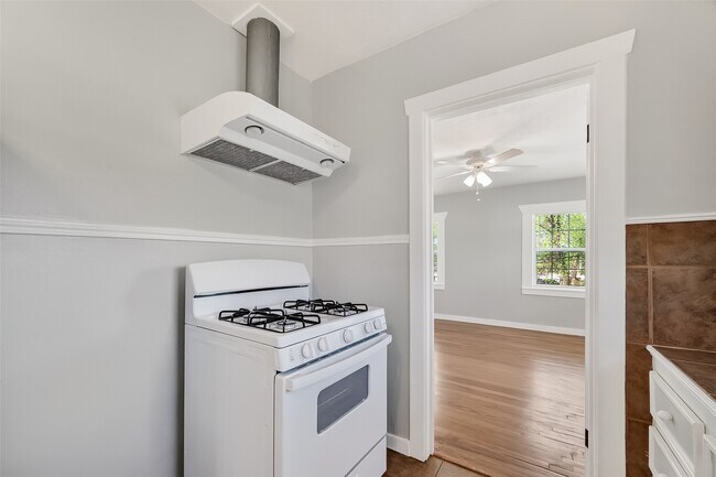 Building Photo - 2316 Freeman St