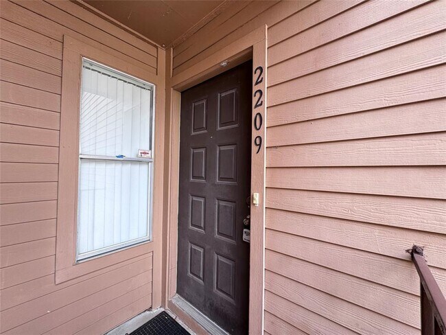 Primary Photo - 10555 Turtlewood Ct