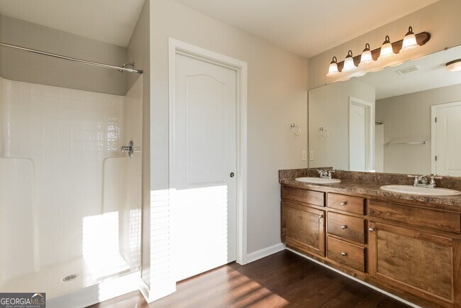 Building Photo - 142 Bethany Manor Dr