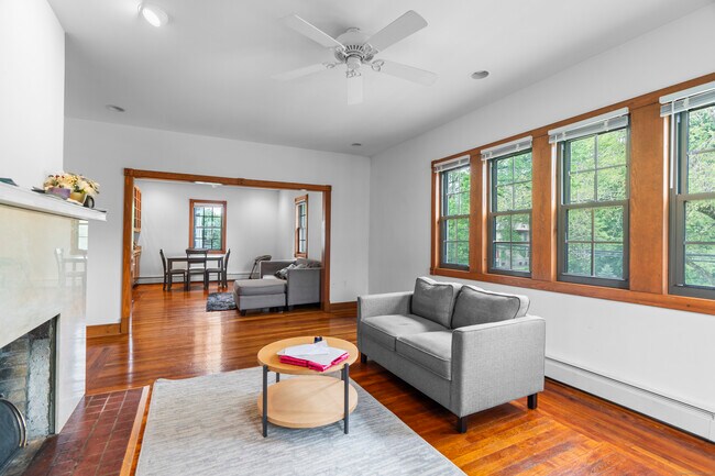 Building Photo - 623 Whitney Ave