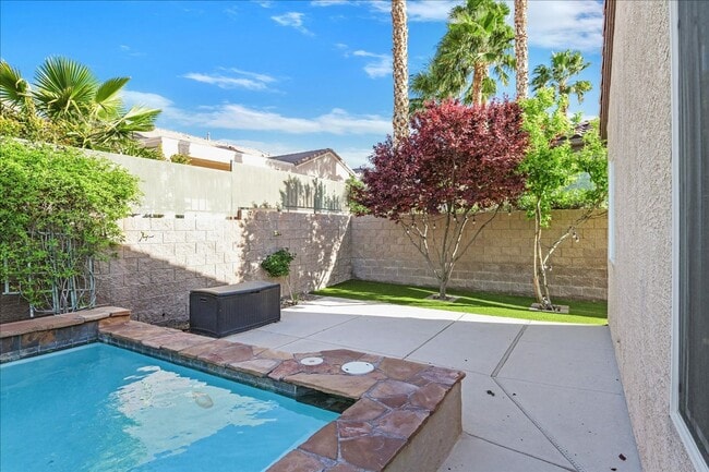 Building Photo - Rental Home with Large Pool