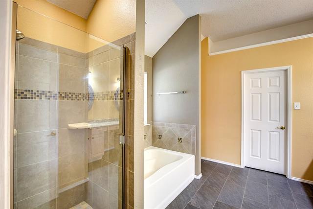 Building Photo - 5713 Meadows Way