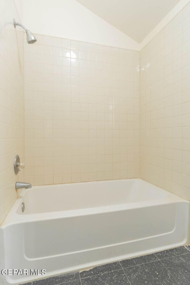 Building Photo - 11601 Soberana Ln