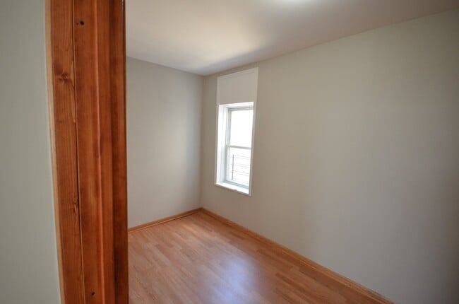 Building Photo - 2815 W 25th Pl