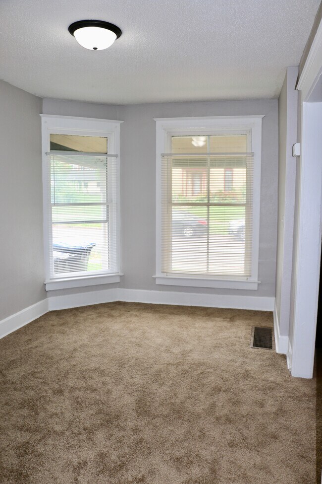 Dining Area/Living Room - 232 Lincoln St