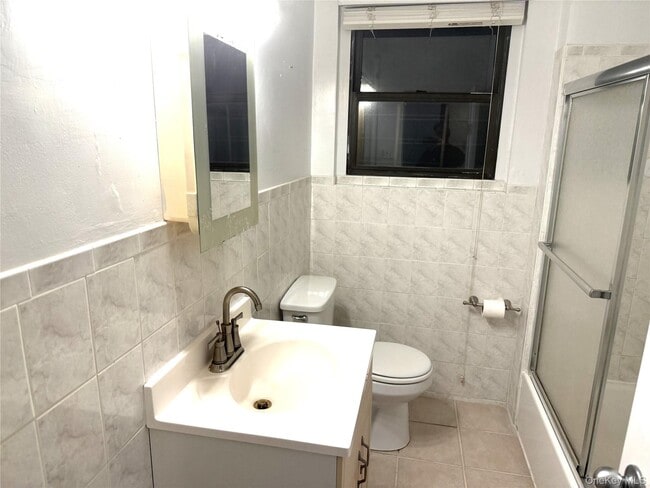 Building Photo - 181 Pearsall Dr