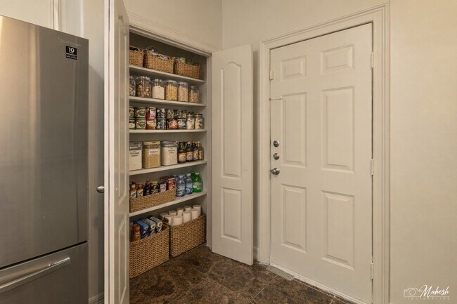 Building Photo - 10904 Panther Ct