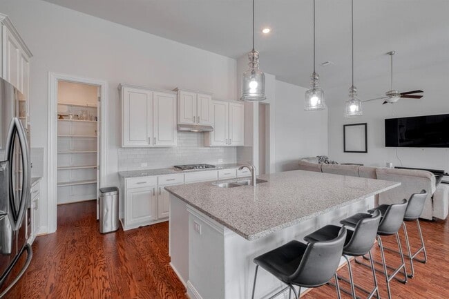 Building Photo - 18012 Leccion Dr